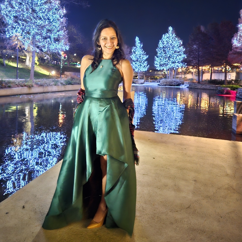 Lulu’s Emerald Green High-Low Maxi Dress size small